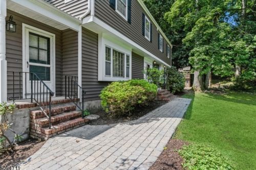 31 Wyndmoor Dr, Morristown, NJ 07960-4633