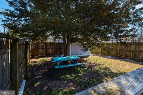 402 6th St, Laurel DE  19956-1363 exterior