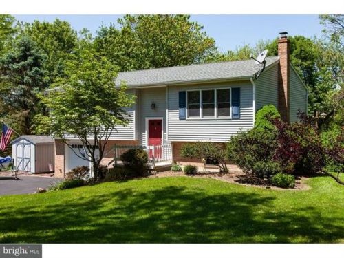 521 Birch Hill Rd, Shoemakersville, PA 19555-9239