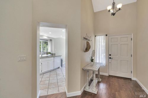 551 Shagbark St, Windsor CA  95492-8143 exterior