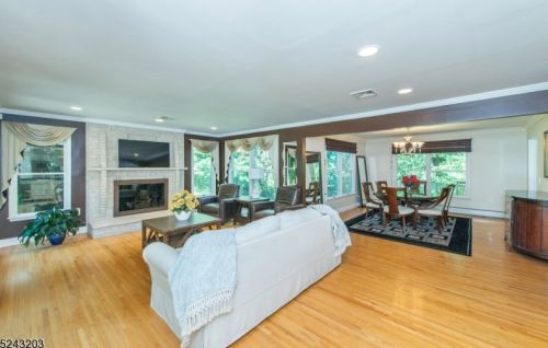 19 Marisa Ct, West Milford NJ  07480-3000 exterior