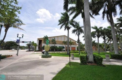 320 4 Ave, Delray Beach FL  33444-2717 exterior