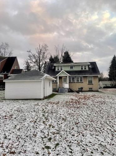 11 Ridgeway Ave, Greenville, PA 16125-2125