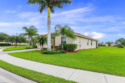 14767 Cranberry Ct, Naples FL  34114-8661 exterior