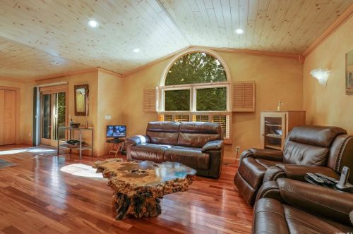 568 Bread And Cheese Hollow Rd, Northport NY  11768-2326 exterior