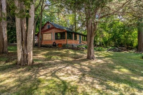 112 Pinecliff Lake Dr, West Milford Lakes NJ  07480-1378 exterior