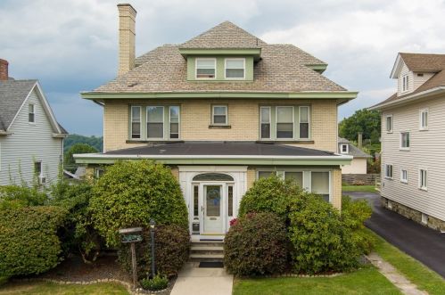 738 Weldon St, Latrobe, PA 15650-1607
