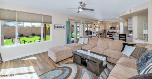 17450 45th St, Phoenix AZ 85032-1553 exterior