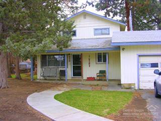 149 Cessna Dr, Bend, OR 97702-1524