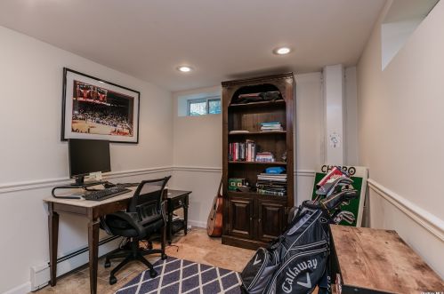 37 Edwards Pl, Huntington Station NY  11746-1013 exterior