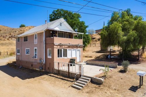 176 Olive St, Lake Elsinore, CA 92530-4176