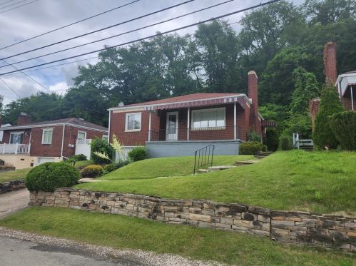 1403 Clearview St, Mckeesport, PA 15131-1621