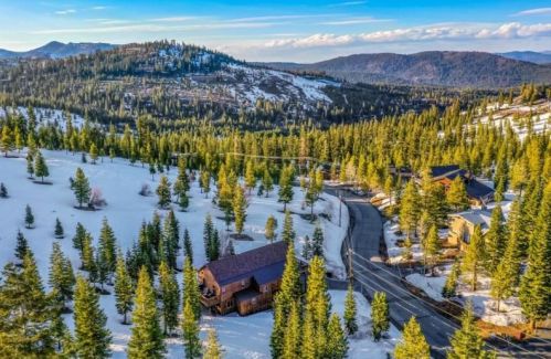 15092 Ski Slope Way, Truckee CA  96161-7013 exterior