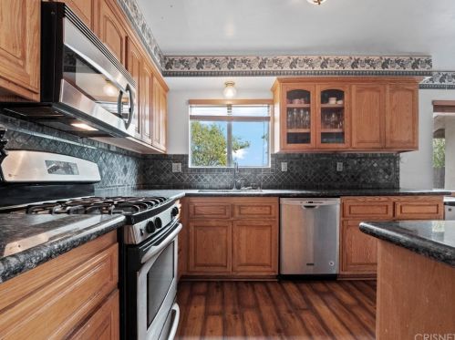 22139 Barbacoa Dr, Santa Clarita, CA 91350-2224