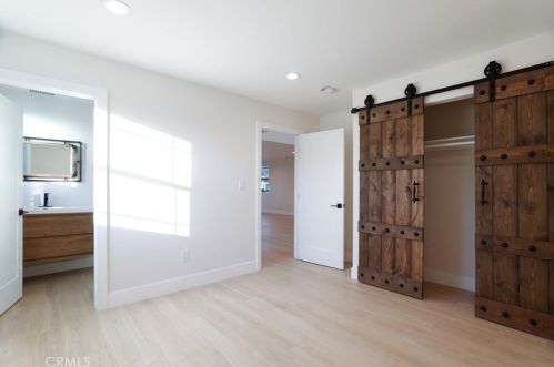 11512 La Maida St, North Hollywood CA  91601-4323 exterior