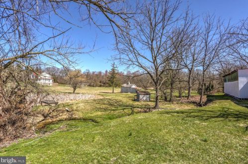 210 Hoernerstown Rd, Hummelstown PA  17036-9503 exterior