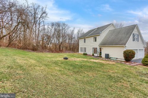 63 Willow Mill Park Rd, Navy Sup Dpt PA  17050-1757 exterior