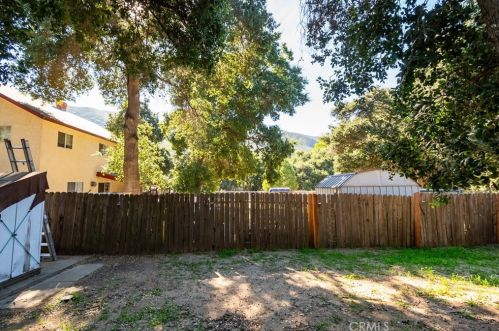 15226 Calle Los Hidalgos, Santa Clarita CA  91390-1035 exterior