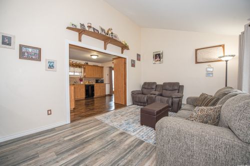 4156 Florence Rd, Bethpage NY  11714-6237 exterior