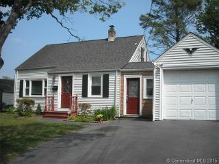 26 Macarthur Dr, Stratford, CT 06614-3226