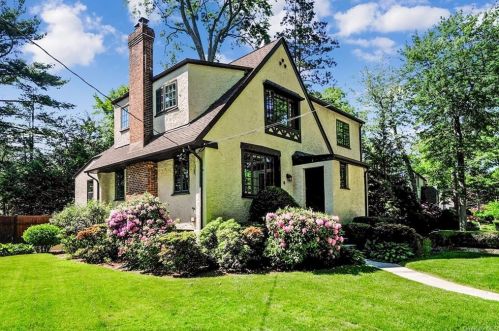 8 Parkway, Mount Vernon, NY 10552-1219