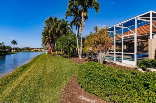 4353 Montalvo Ct, Naples FL  34109-1374 exterior