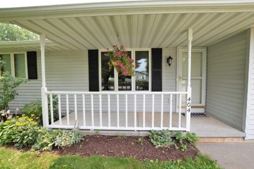 404 Easy St, Green Bay, WI 54311-7544