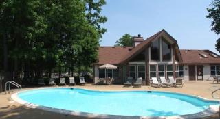 208 Crosswinds Dr, Chesapeake VA  23320-5134 exterior