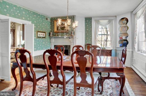 6411 Devonshire Hts Rd, Harrisburg PA 17111-4818 exterior