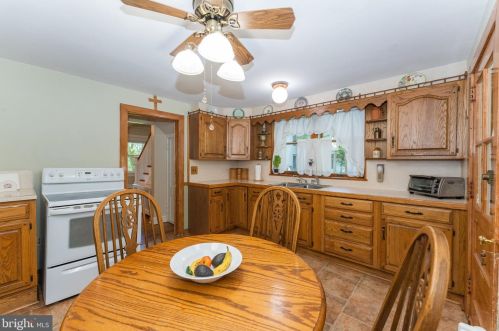 158 7th Ave, Collegeville PA  19426-1904 exterior