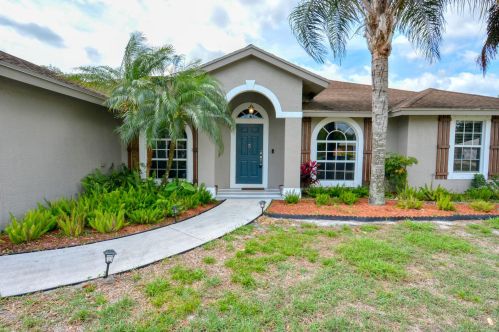 242 Glenwood Dr, Fort Pierce, FL 34984-5037