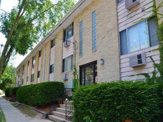 404 Chamberlain Ave, Madison WI  53726-2320 exterior