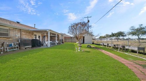 2514 16th Ave, Texas City TX  77590-5333 exterior