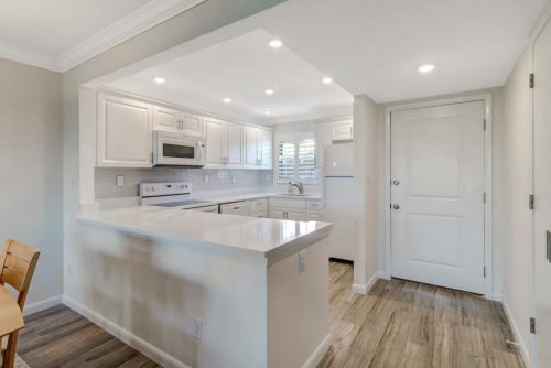 45 High Point Cir, Naples, FL 34103-4239