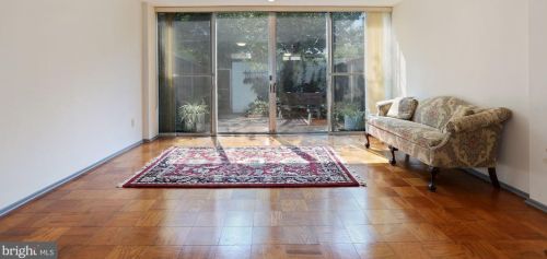 390 N St, Washington, DC 20024-2904