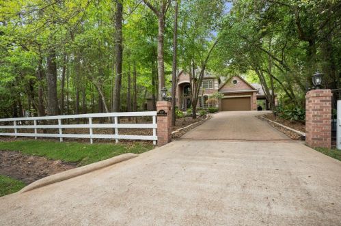 6127 Canyon Creek Ln, Conroe, TX 77304-4665