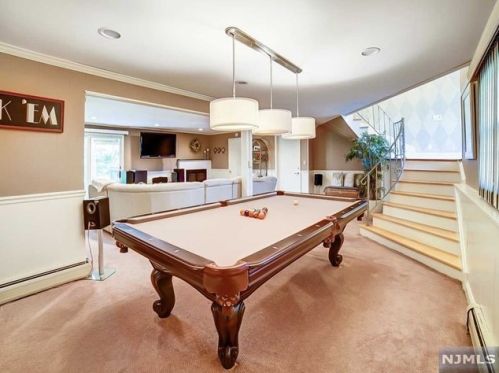 550 Franklin Ave, Franklin Lakes NJ  07417-2512 exterior