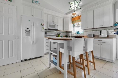 5324 Greenwood Dr, Delray Beach FL  33484-1133 exterior