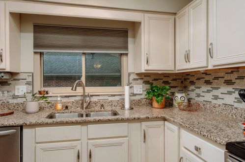 1600 Cambridge Dr, Liberty Township OH  45042 exterior