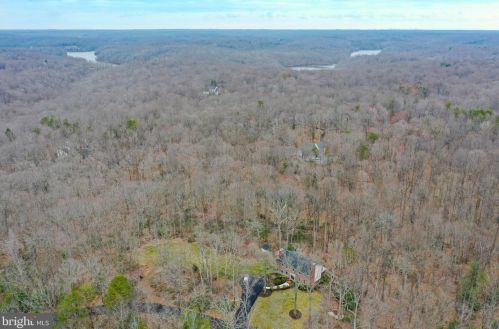 5550 Wide Oak Ct, Woodbridge VA  22192-6036 exterior