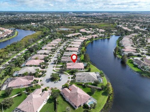 10652 Hartwick Dr, Fort Pierce FL  34987-1923 exterior