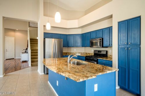 23434 21 Pl, Phoenix AZ 85006-3111 exterior