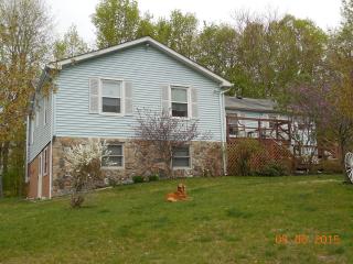 401 New Paltz Rd, Highland, NY 12528-2556