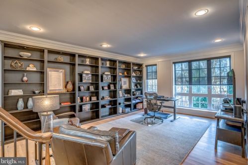 18285 Mullfield Village Ter, Leesburg VA  20176-7466 exterior