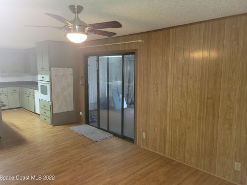 610 Dolphin Cir, Sebastian FL  32976-2591 exterior