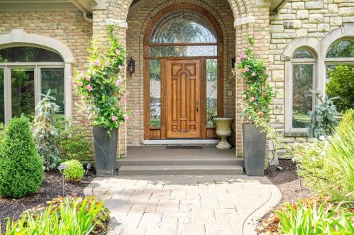 5585 Boomer Rd, Cincinnati, OH 45247-7922