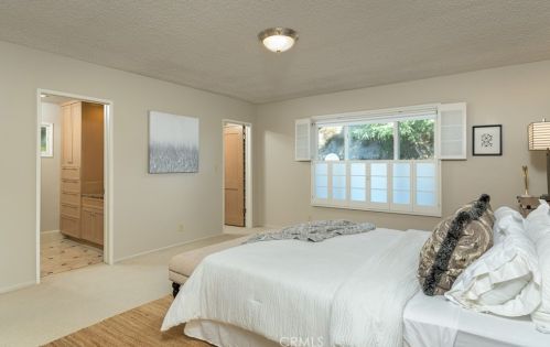 2755 Valle Vista Dr, Glendale CA  91206-4720 exterior