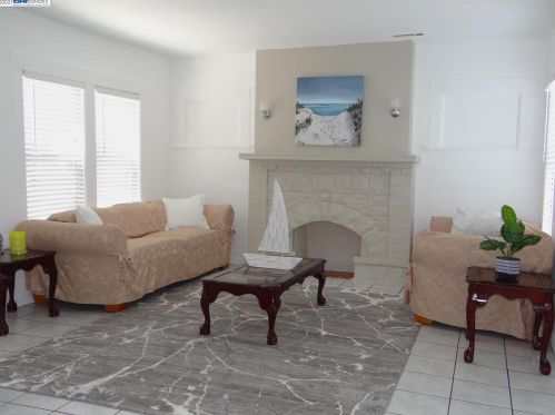 1434 Havenscourt Blvd, Oakland CA  94621-3628 exterior