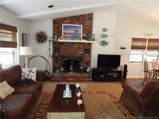 1881 Route 80, Guilford CT  06437-1435 exterior