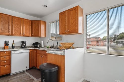 10453 Ives St, Bellflower, CA 90706-4126